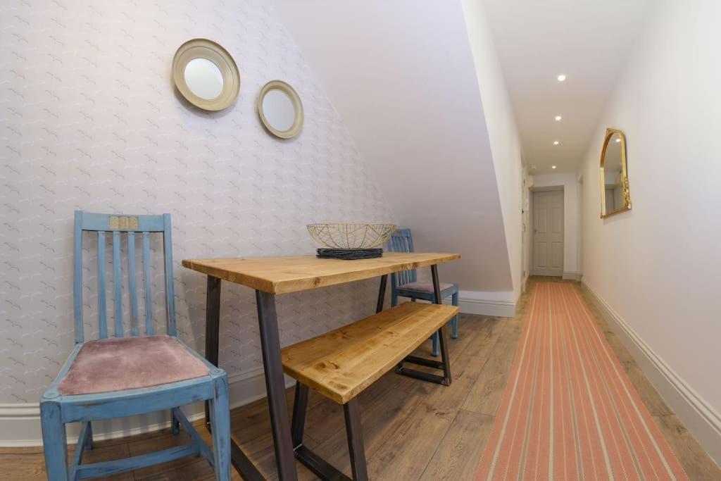 Apartment West With Free Parking Whitby Zewnętrze zdjęcie